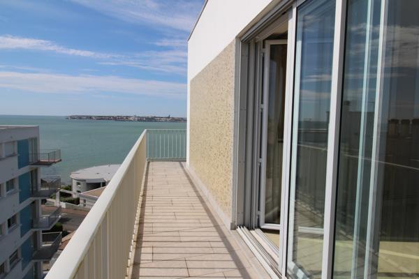 2 pièces avec vue panoramique sur la mer