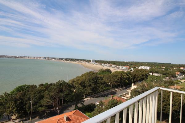2 pièces avec vue panoramique sur la mer