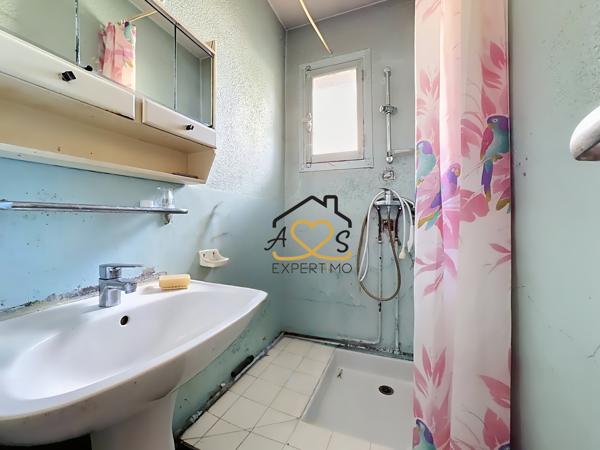 MAISON À RÉNOVER SUR SOUS-SOL COMPLET - PONT DU CHATEAU 63430