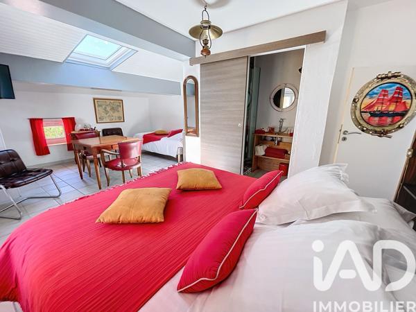 Maison à vendre 10 pièces 240 m² Poilhes