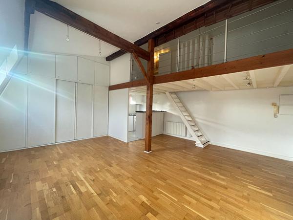 PARIS 17è Métro Argentine ou Maillot Studio avec mezzanine 39.45m2