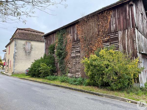Maison de village avec dépendances