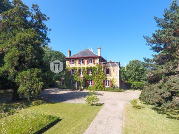 Villa historique avec piscine et grand parc arboré – Parc d’Hiver, BIARRITZ