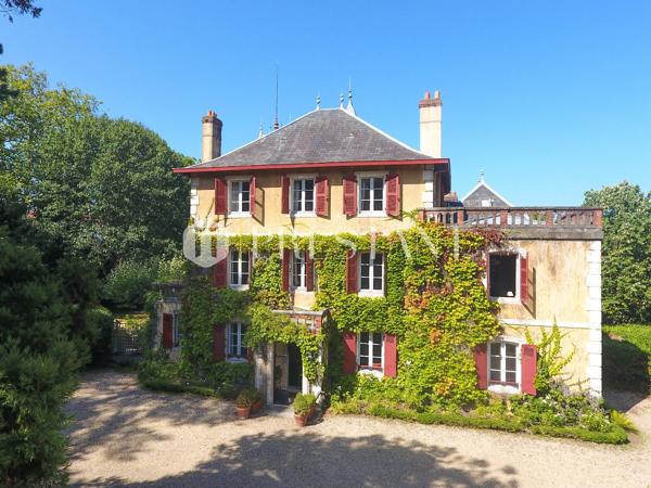 Villa historique avec piscine et grand parc arboré – Parc d’Hiver, BIARRITZ