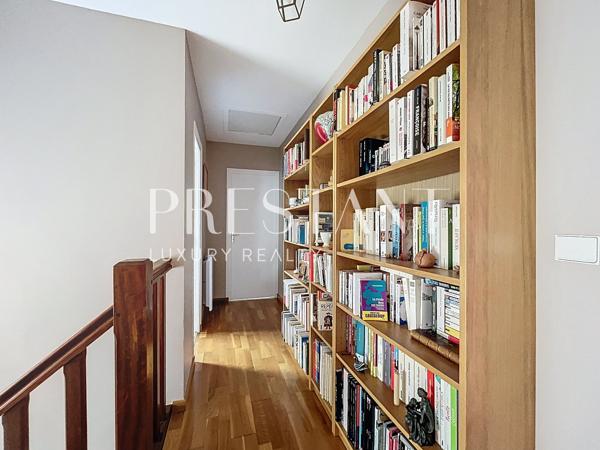 Quartier Rueil – maison d’architecte de 201 m² carrez – 5 chambres avec jardin, véranda et sous-sol total, LE CHESNAY