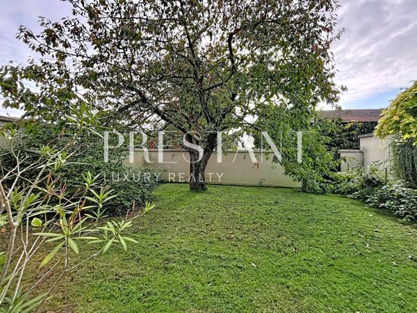 Quartier Rueil – maison d’architecte de 201 m² carrez – 5 chambres avec jardin, véranda et sous-sol total, LE CHESNAY