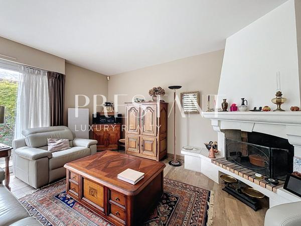 Quartier Rueil – maison d’architecte de 201 m² carrez – 5 chambres avec jardin, véranda et sous-sol total, LE CHESNAY