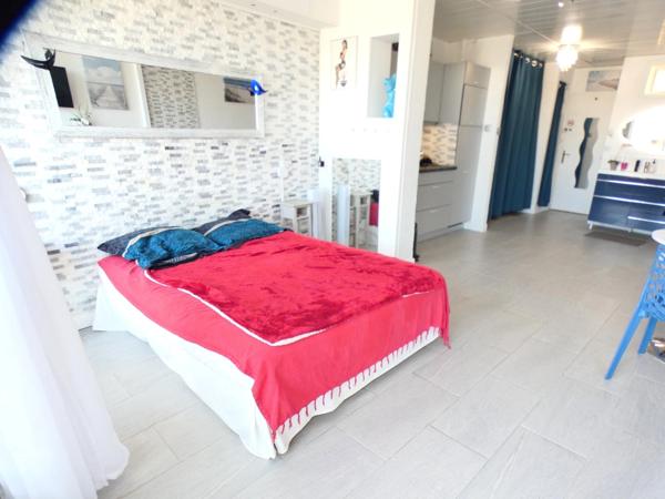 Village naturiste. Studio 28 m²