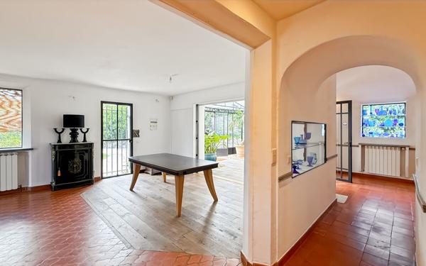 Maison à vendre    5 pièces •  Fréjus