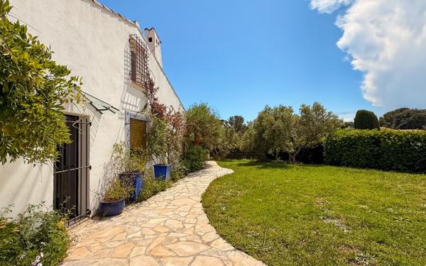 Maison à vendre    5 pièces •  Fréjus