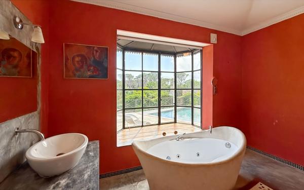 Maison à vendre    5 pièces •  Fréjus