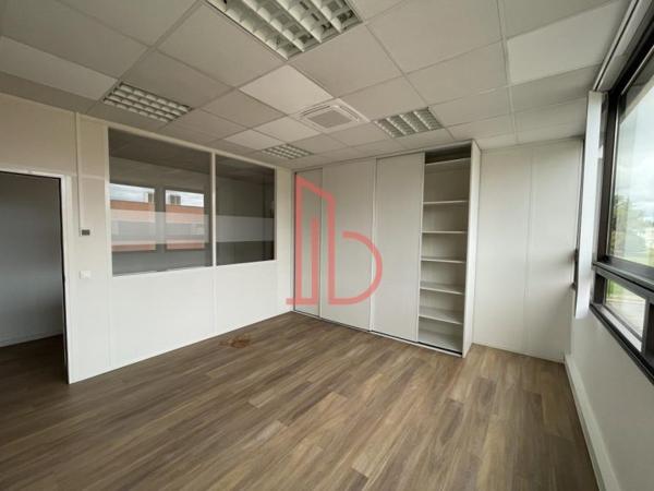 Bureau de 552 m² à louer à Bordeaux Ouest-Merignac