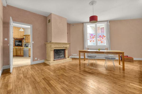 APPARTEMENT BAS CÔTE PAVÉE -