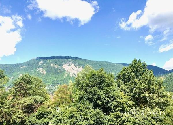 Meylan – Bel appartement T3/4 de 68 m² | Vues montagnes imprenables | Exposition traversante