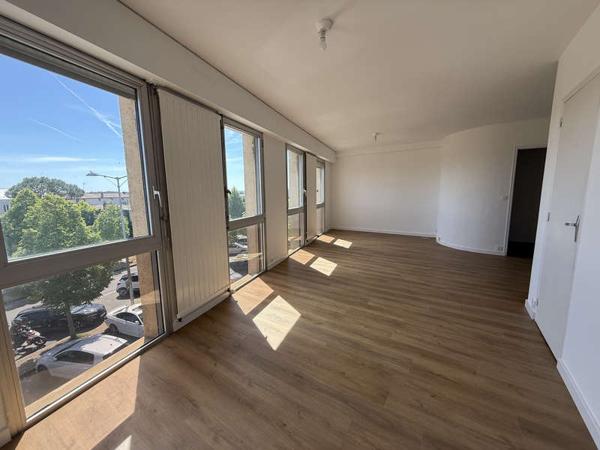 / Location Appartement 3 Pièces 66 m²