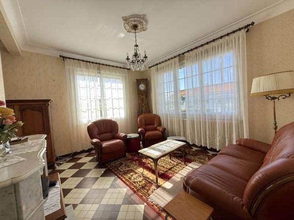 MONTAIGU-VENDEE / Vente Maison 6 Pièces 132 m²