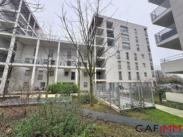 VILLEURBANNE-T3-74m²-Terrasse-Garage
