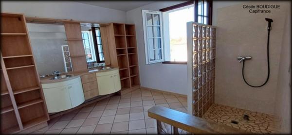 Superbe maison familiale 5 chambres avec piscine terrain de 1140m² au cœur de Morlaas