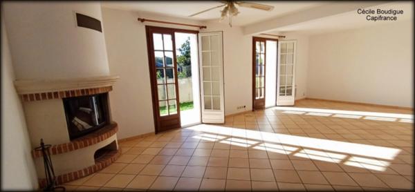 Superbe maison familiale 5 chambres avec piscine terrain de 1140m² au cœur de Morlaas