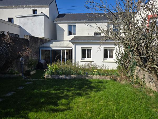 A VENDRE NANTES ZOLA Maison ancienne 2 chambres + bureau, avec garage double