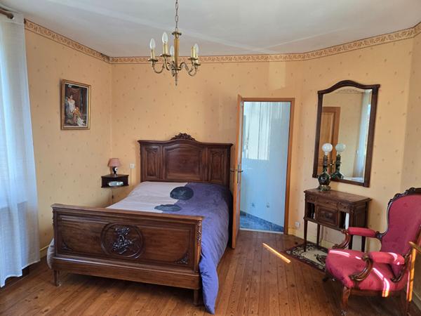 A VENDRE NANTES ZOLA Maison ancienne 2 chambres + bureau, avec garage double