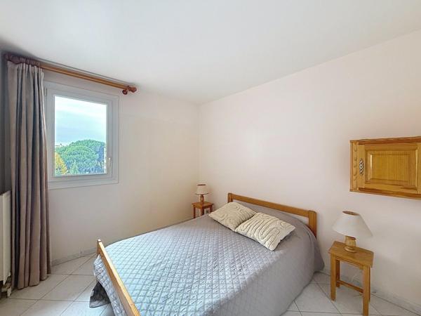 T2-3 en dernier étage avec TERRASSE et GARAGE