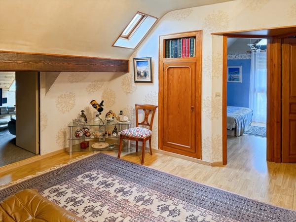 Maison à vendre 9 pièces (01)