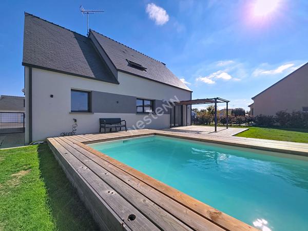 Maison A VENDRE à Saint Florent Le Vieil, quartier calme et recherché, quatre chambres, terrain clos avec piscine
