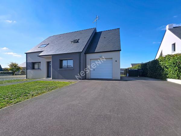 Maison A VENDRE à Saint Florent Le Vieil, quartier calme et recherché, quatre chambres, terrain clos avec piscine