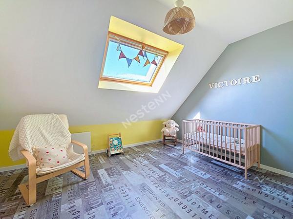 Maison A VENDRE à Saint Florent Le Vieil, quartier calme et recherché, quatre chambres, terrain clos avec piscine