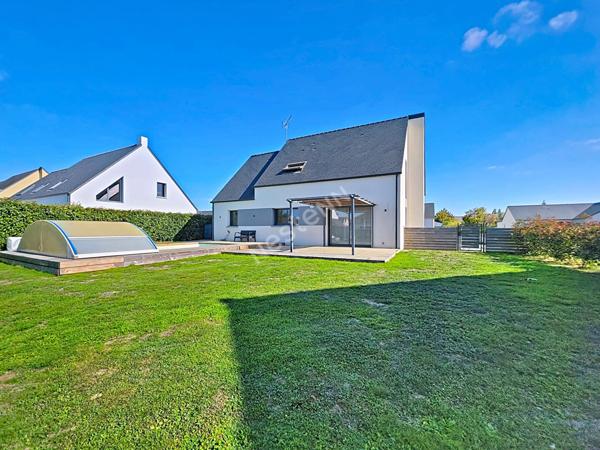 Maison A VENDRE à Saint Florent Le Vieil, quartier calme et recherché, quatre chambres, terrain clos avec piscine