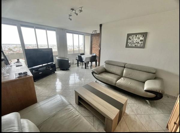 À vendre : Appartement lumineux de 3 pièces avec vue panoramique sur Paris à Bagnolet !
