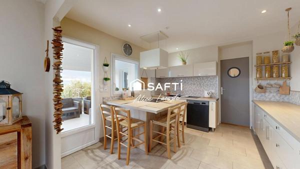 Maison contemporaine de plain-pied avec vue sur les Pyrénées
