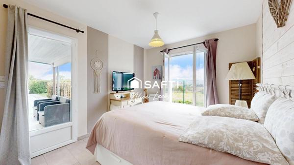 Maison contemporaine de plain-pied avec vue sur les Pyrénées