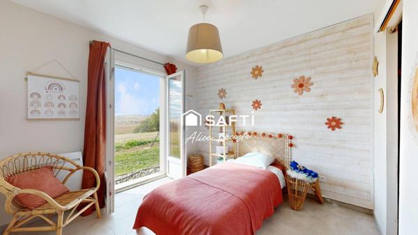 Maison contemporaine de plain-pied avec vue sur les Pyrénées