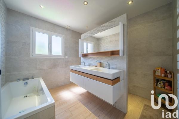 Maison 5 pièces de 134 m² à Thionville (57100)