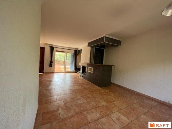 À VENDRE – HAUT DE VILLA TYPE 4 – – TERRAIN 1500 m²