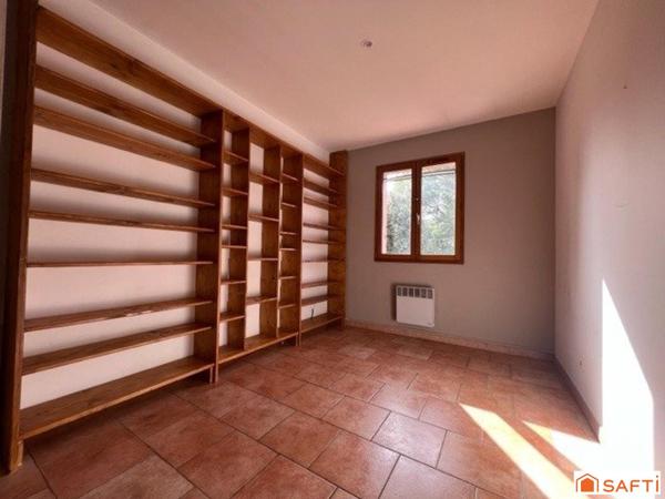 À VENDRE – HAUT DE VILLA TYPE 4 – – TERRAIN 1500 m²