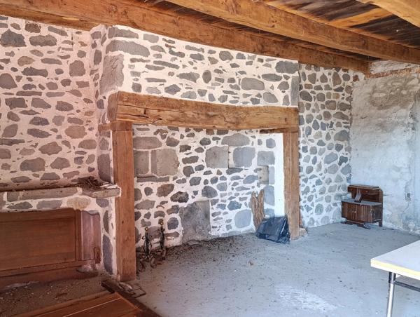 Maison à vendre 2 pièces SAINT MARTIN VALMEROUX (15)