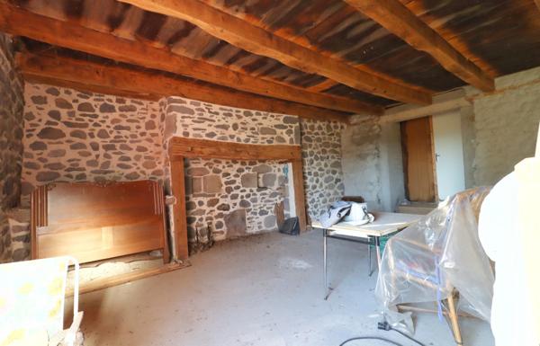 Maison à vendre 2 pièces SAINT MARTIN VALMEROUX (15)