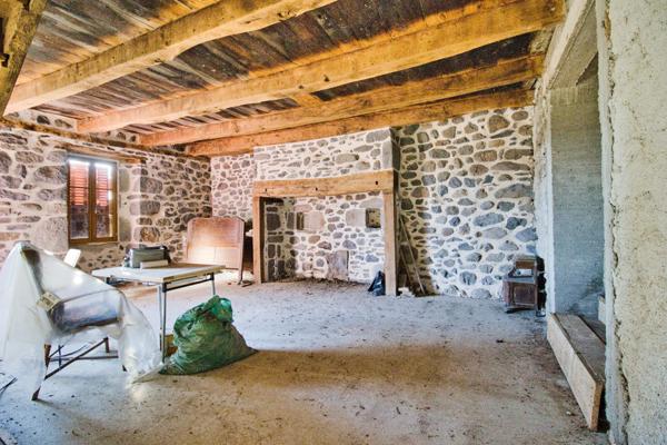 Maison à vendre 2 pièces SAINT MARTIN VALMEROUX (15)