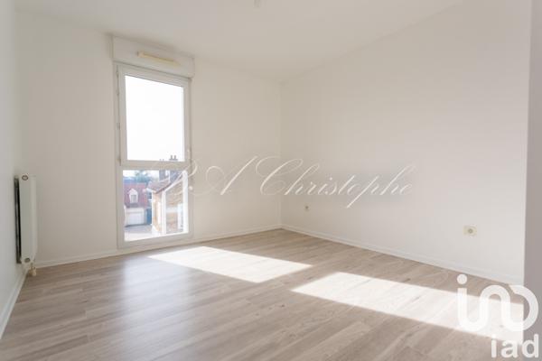 Appartement 2 pièces de 45 m² à Chanteloup-les-Vignes (78570)