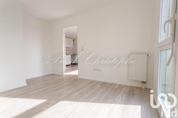 Appartement 2 pièces de 45 m² à Chanteloup-les-Vignes (78570)