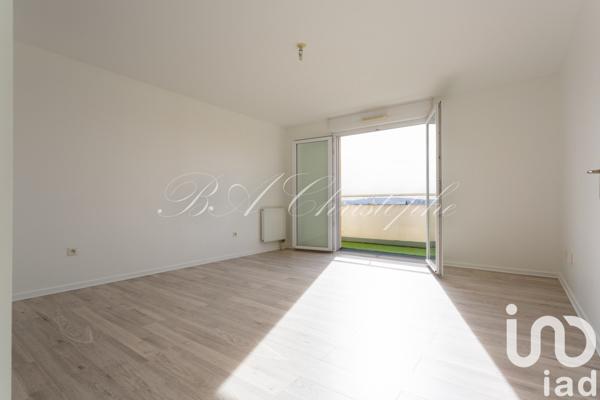 Appartement 2 pièces de 45 m² à Chanteloup-les-Vignes (78570)