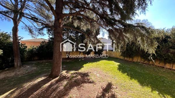 P2 de 2019 , 42 m² avec clim , terrasse , parking , local à vélo, espaces verts, en parfait état