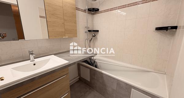 Location Appartement 3 pièces 58.83 m² - Corbeil-essonnes 91100