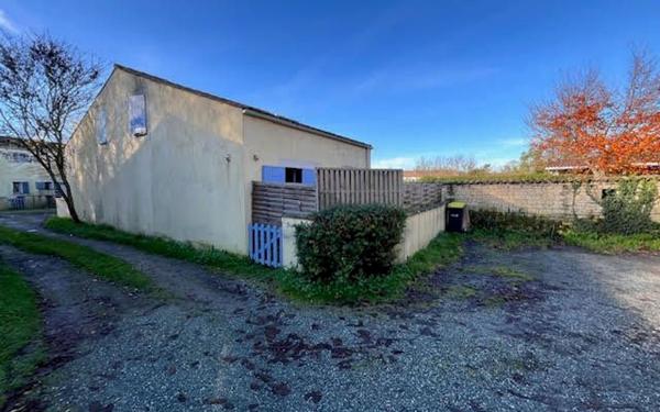 Maison à vendre    2 pièces •  Thairé