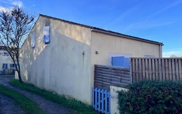 Maison à vendre    2 pièces •  Thairé