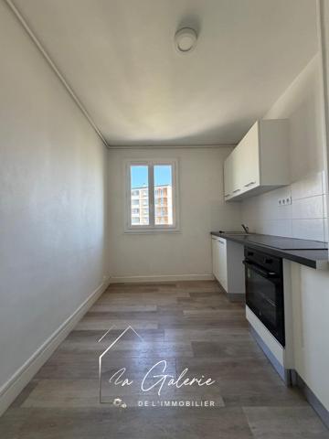 BEAU T2 SUR LES GRANDS BOULEVARDS EN ETAGE ELEVE