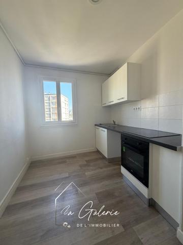BEAU T2 SUR LES GRANDS BOULEVARDS EN ETAGE ELEVE